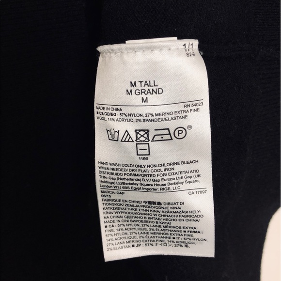 GAP | V-Neck Black Sweater - Picture 6 of 7